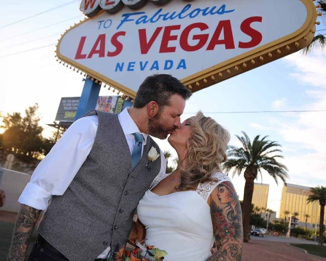 las-vegas-wedding-venues-little-church-of-the-west